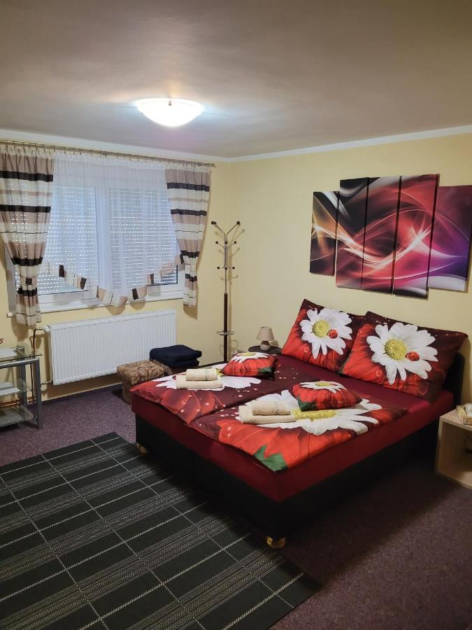 Pension Relax U Komina Frantiskovy Lazne Luaran gambar