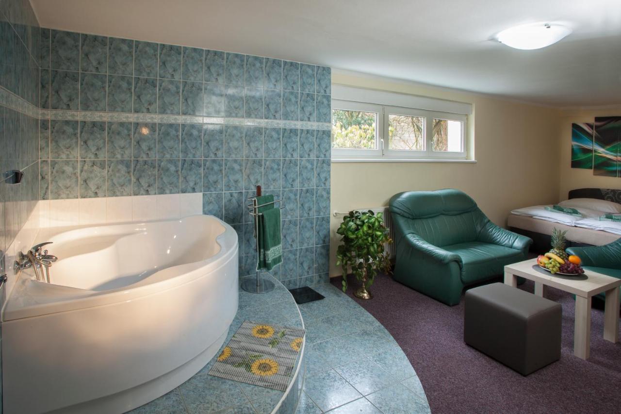 Pension Relax U Komina Frantiskovy Lazne Luaran gambar